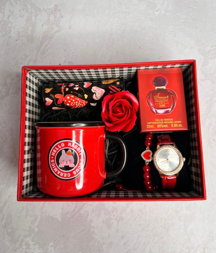 باکس کادو دخترانه هدیه ولنتاین ماگ و ساعت و عطر ۲۰۶